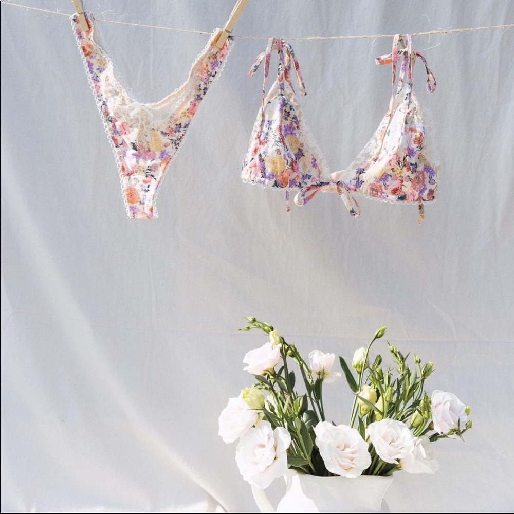 2 PIECE FOR LOVE & LEMONS Gardenia Garden Triangle Bra & Thong set - Picture 6 of 16